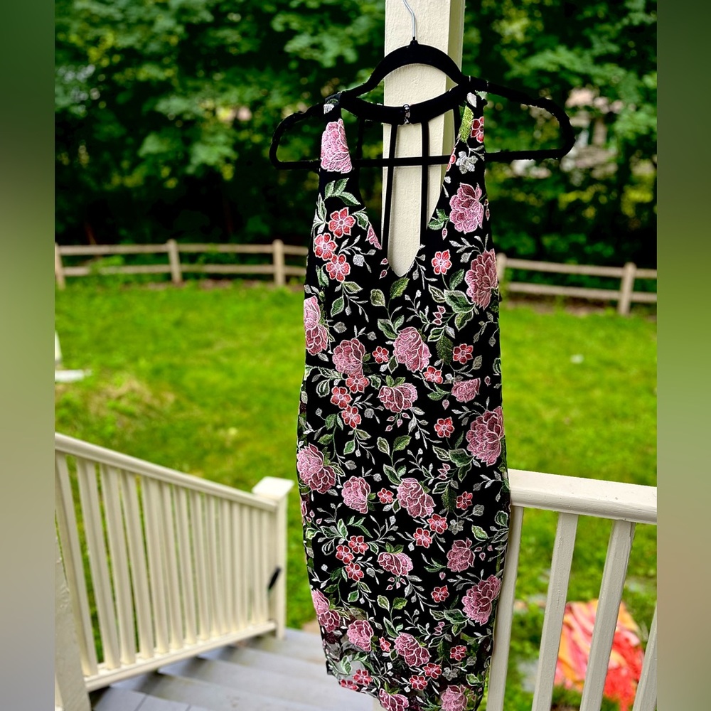 Gorgeous Guess cocktail dress ✨✨